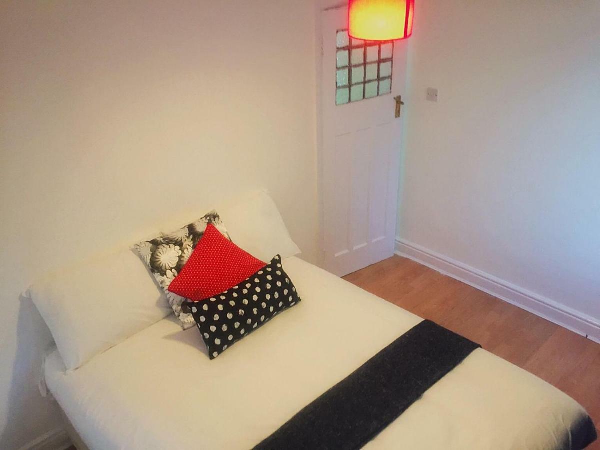 North London Cottage 외부 사진